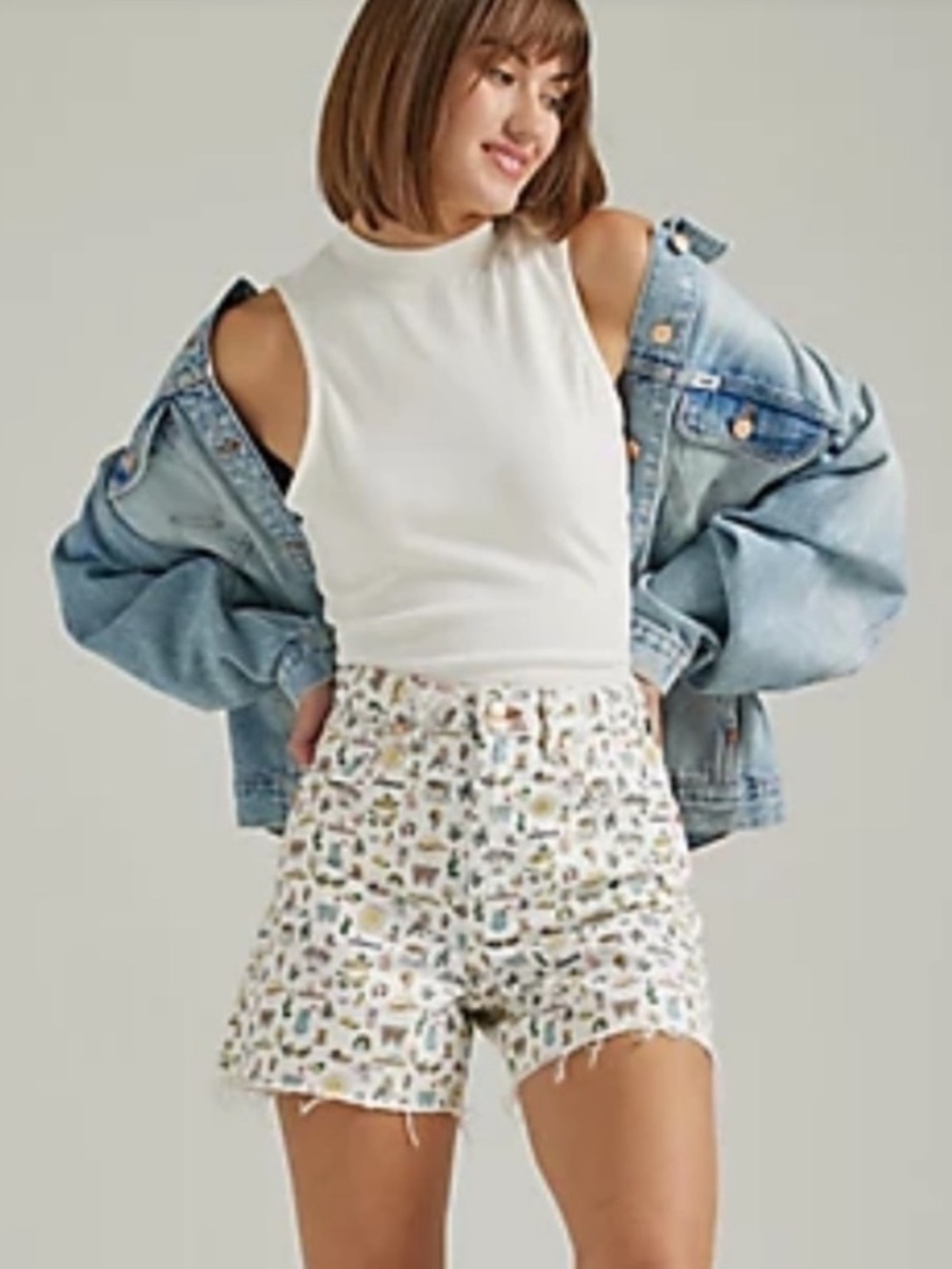 Wrangler X Free People Donna denim short in all over whimsy print western NWOT - Picture 3 of 7